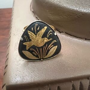 Vintage Gold and Black Bird Design Ring